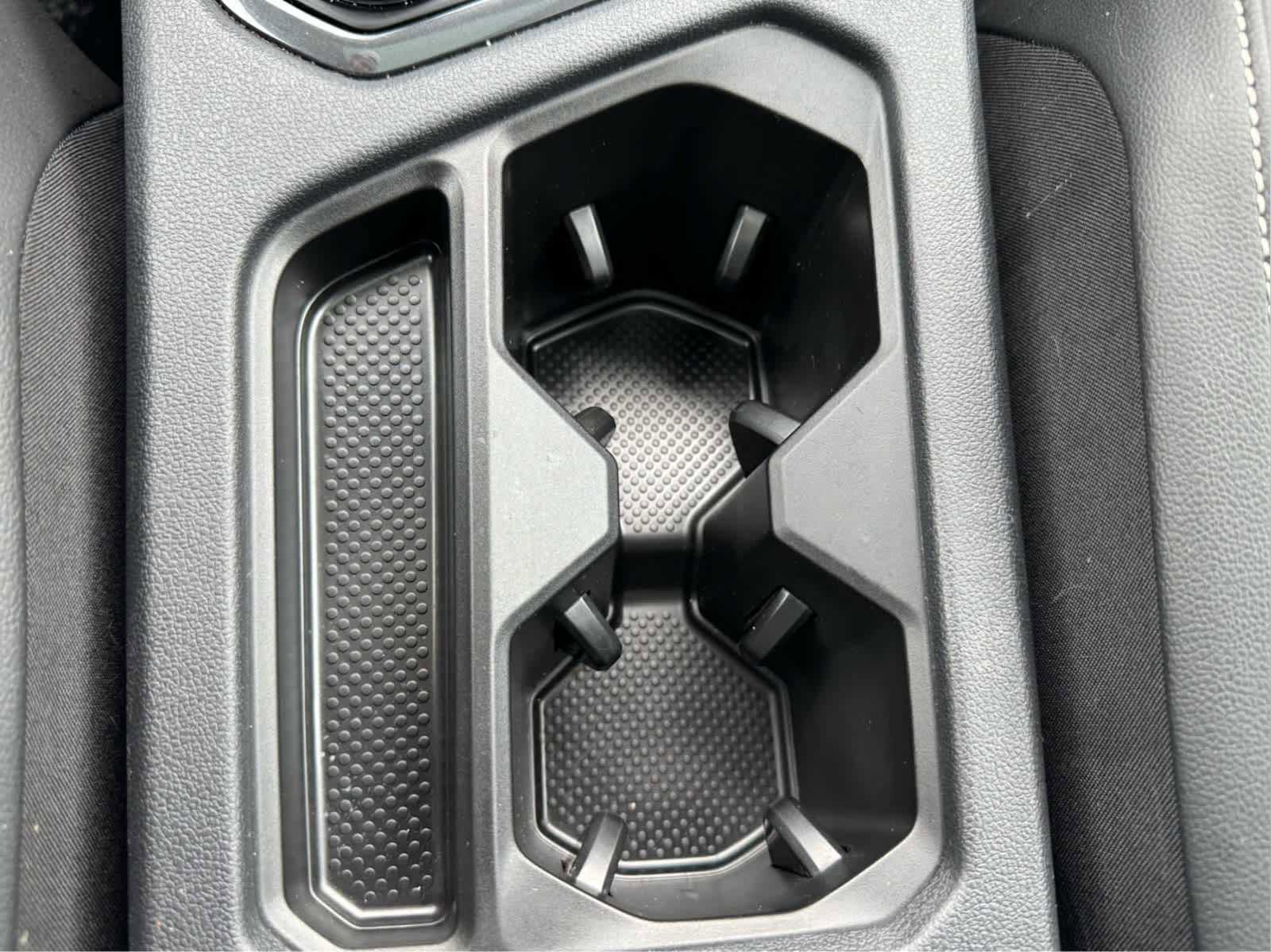 Certified 2024 Volkswagen Tiguan SE image 32