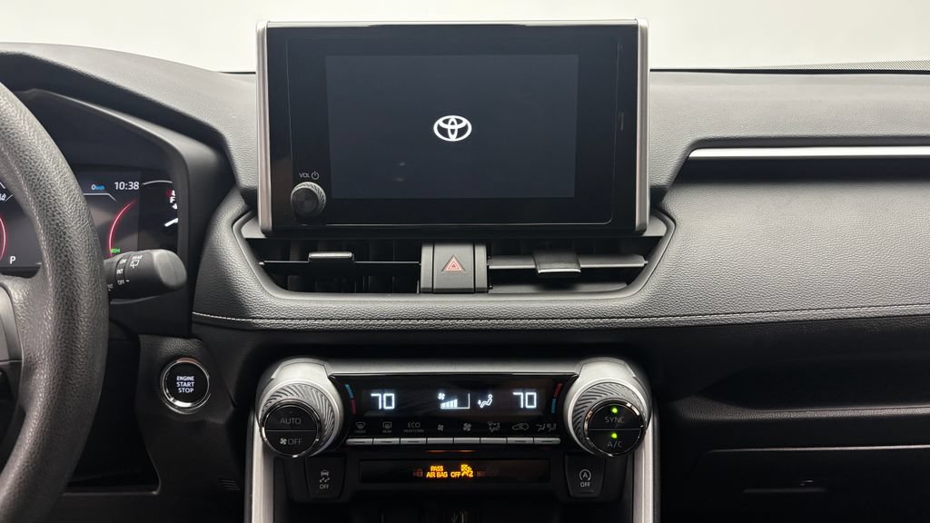 Used 2025 Toyota RAV4 XLE AWD/4WD image 20