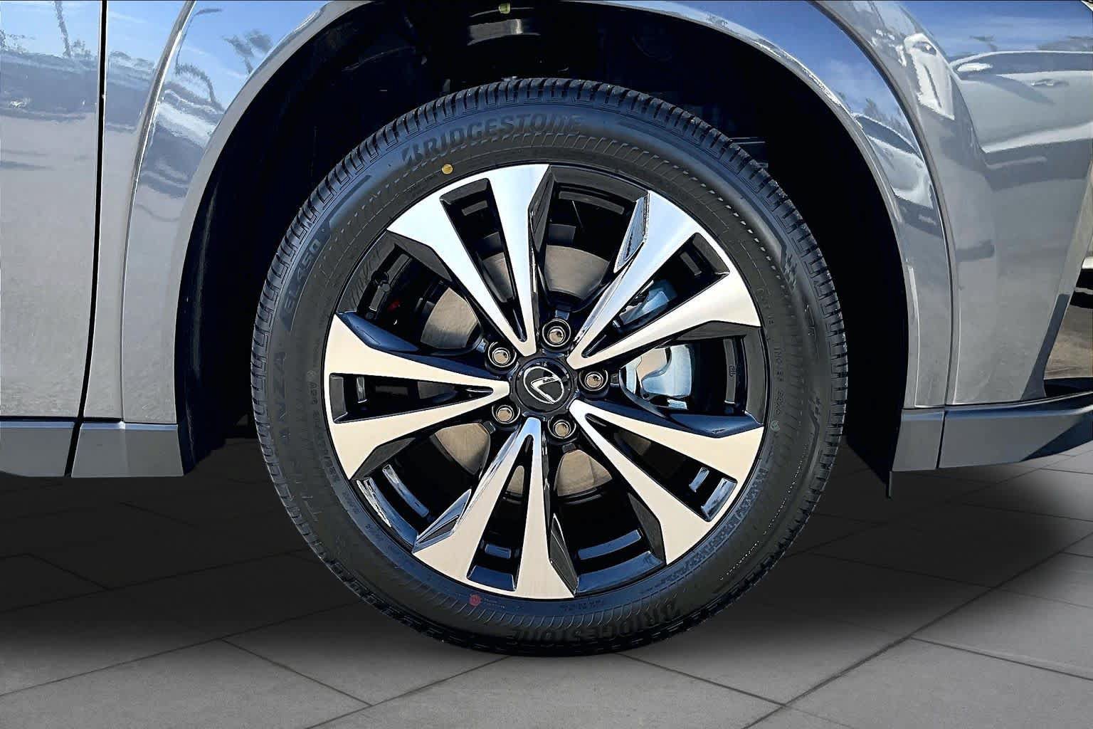 New 2026 Lexus UX 300h AWD w/ Cold Area Package image 9