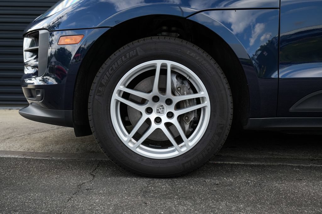 Certified 2021 Porsche Macan AWD/4WD image 11