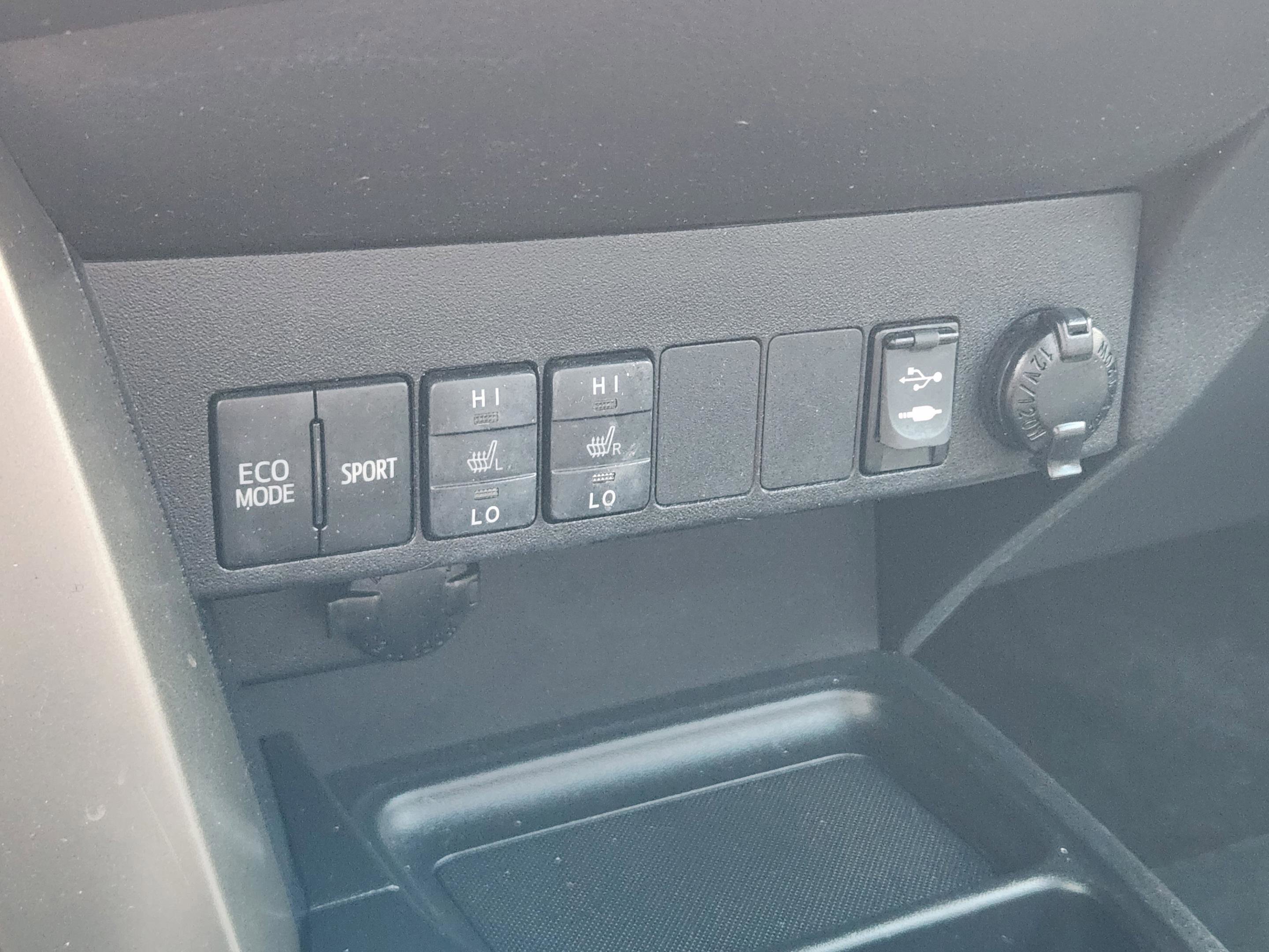 Used 2014 Toyota RAV4 Limited w/ Technology Package FWD image 17
