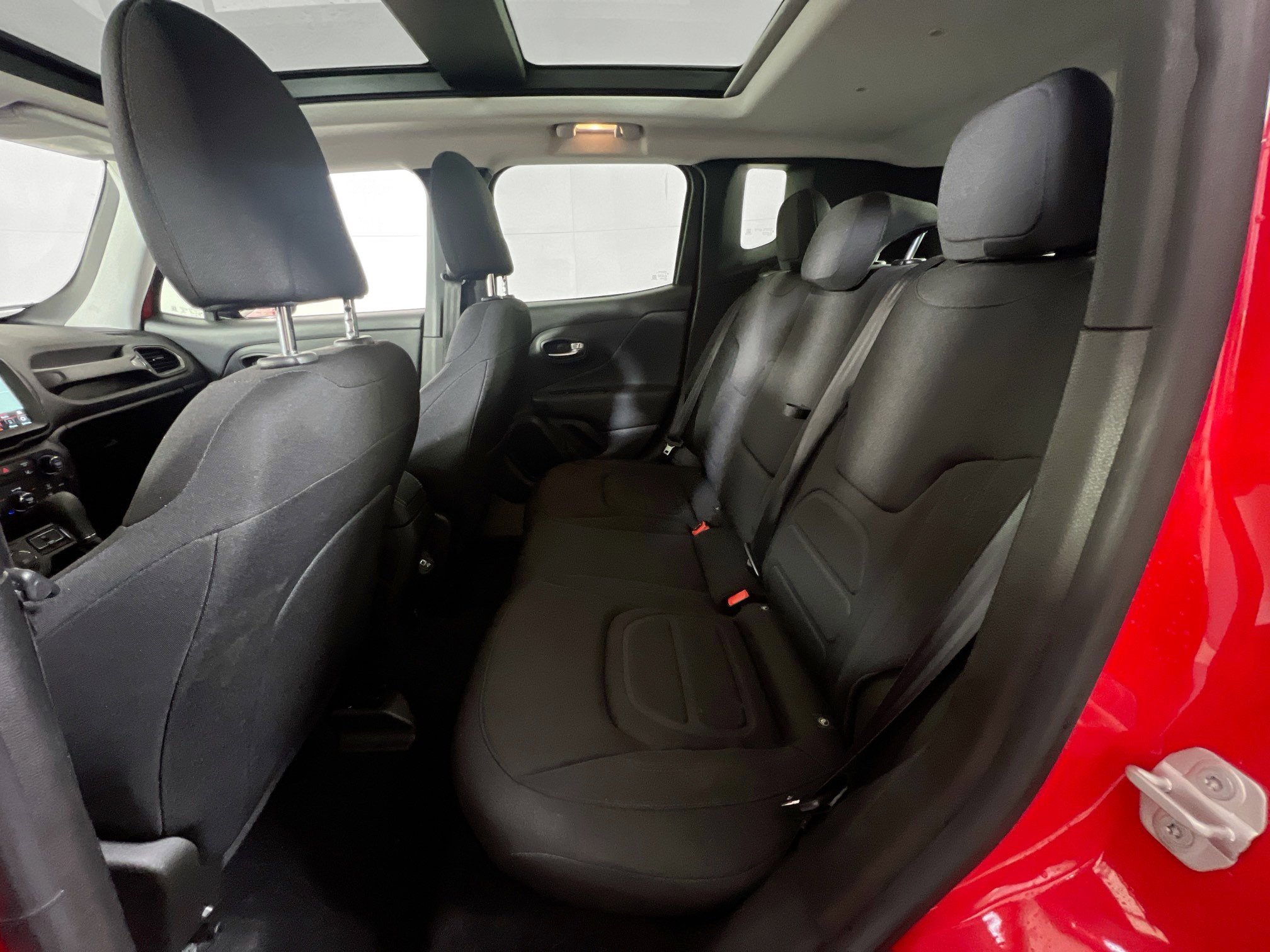 Used 2022 Jeep Renegade Latitude w/ Sun/Sound Group image 25