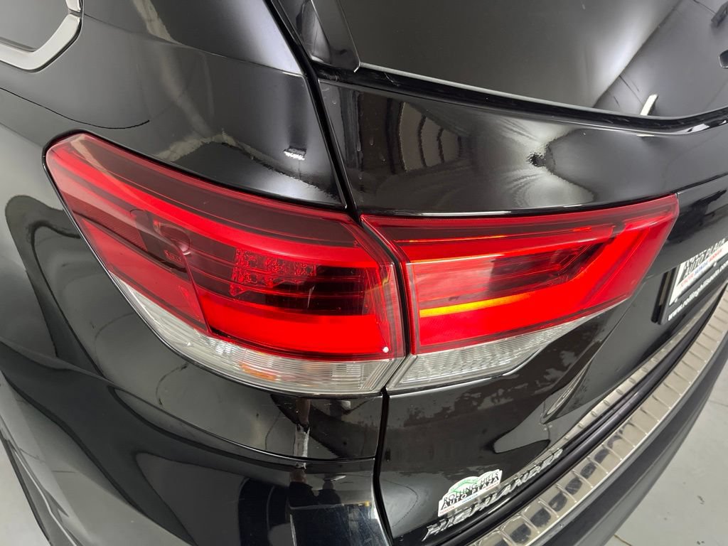 Used 2019 Toyota Highlander Limited AWD/4WD image 43