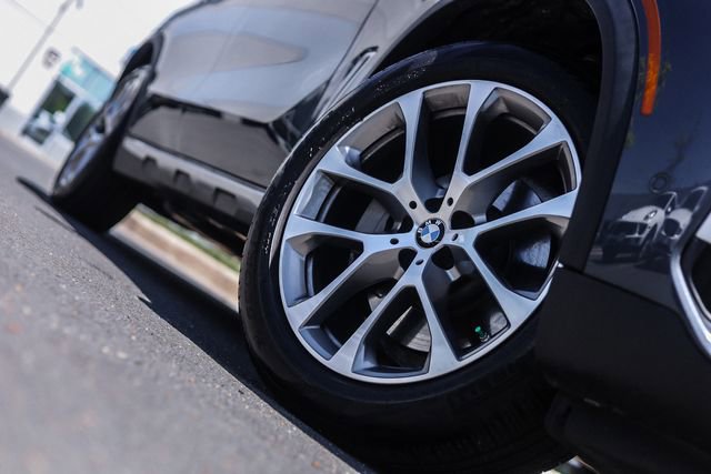 Used 2020 BMW X5 xDrive40i w/ Premium Package AWD/4WD image 19