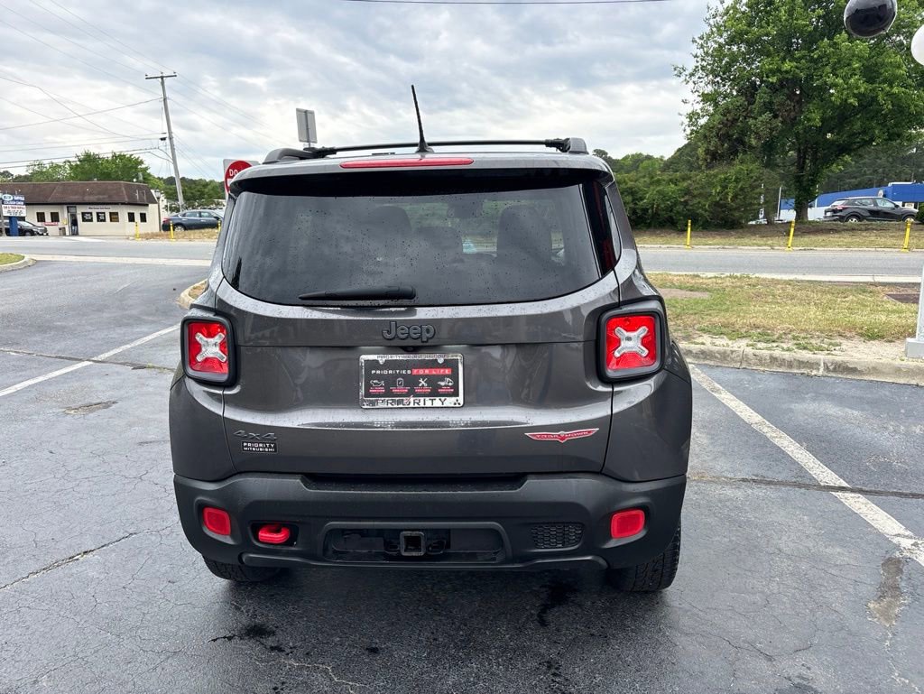 Used 2016 Jeep Renegade Trailhawk w/ Premium Trailhawk Package AWD/4WD image 4