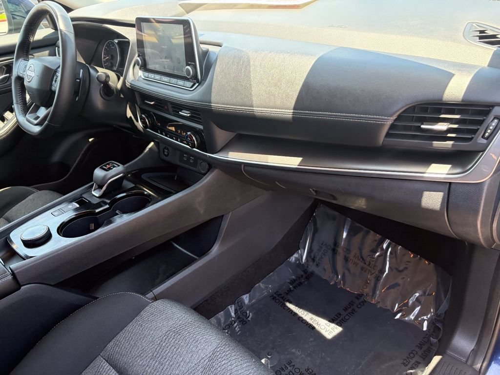 Used 2025 Nissan Rogue SV AWD/4WD image 17