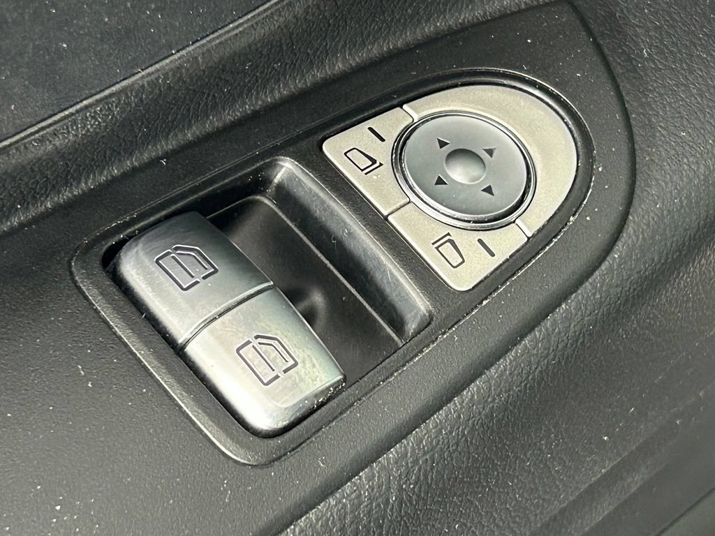 Used 2019 Mercedes-Benz Metris Passenger image 28