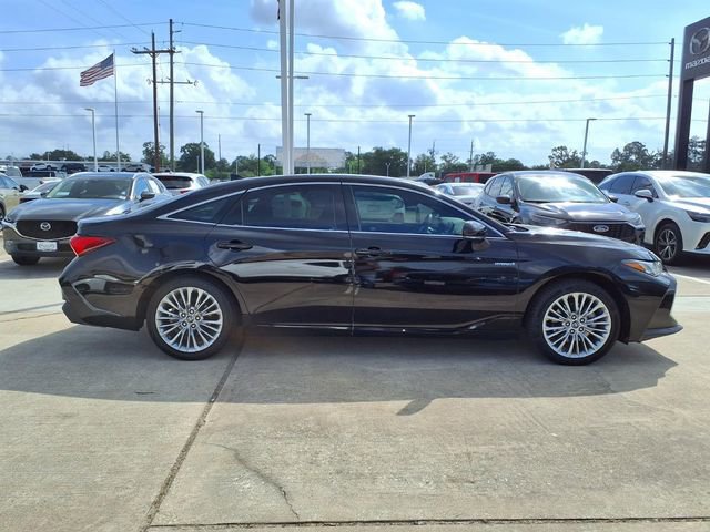 Used 2019 Toyota Avalon Limited image 5