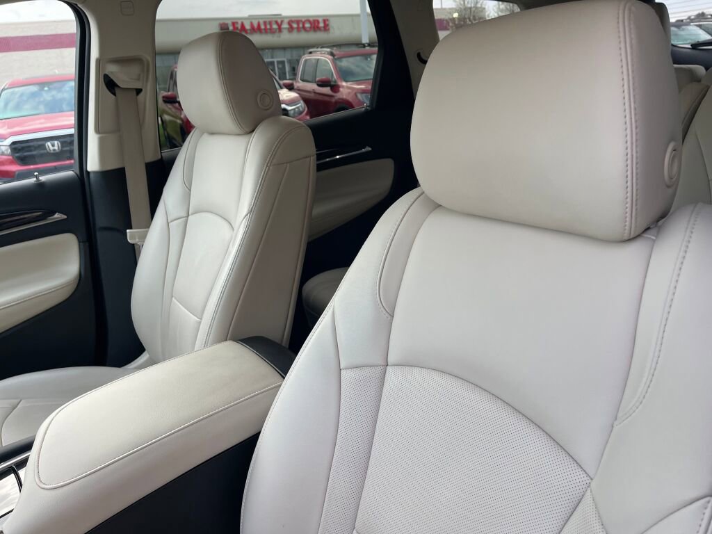 Used 2023 Buick Enclave Premium AWD/4WD image 6