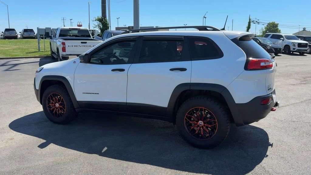 Used 2018 Jeep Cherokee Trailhawk w/ Comfort/Convenience Group AWD/4WD image 4