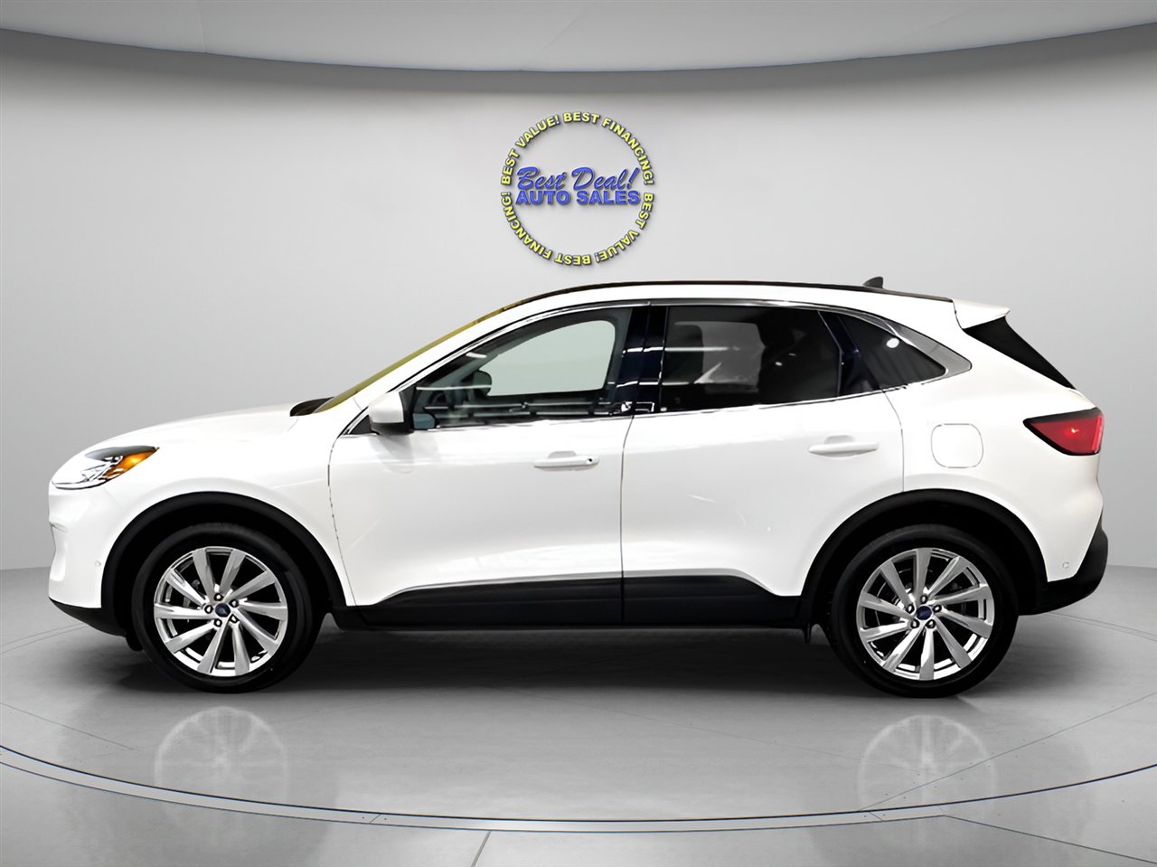 Used 2021 Ford Escape Titanium w/ Titanium Elite Package image 4
