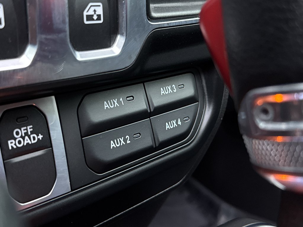 Used 2024 Jeep Wrangler Sport AWD/4WD image 25