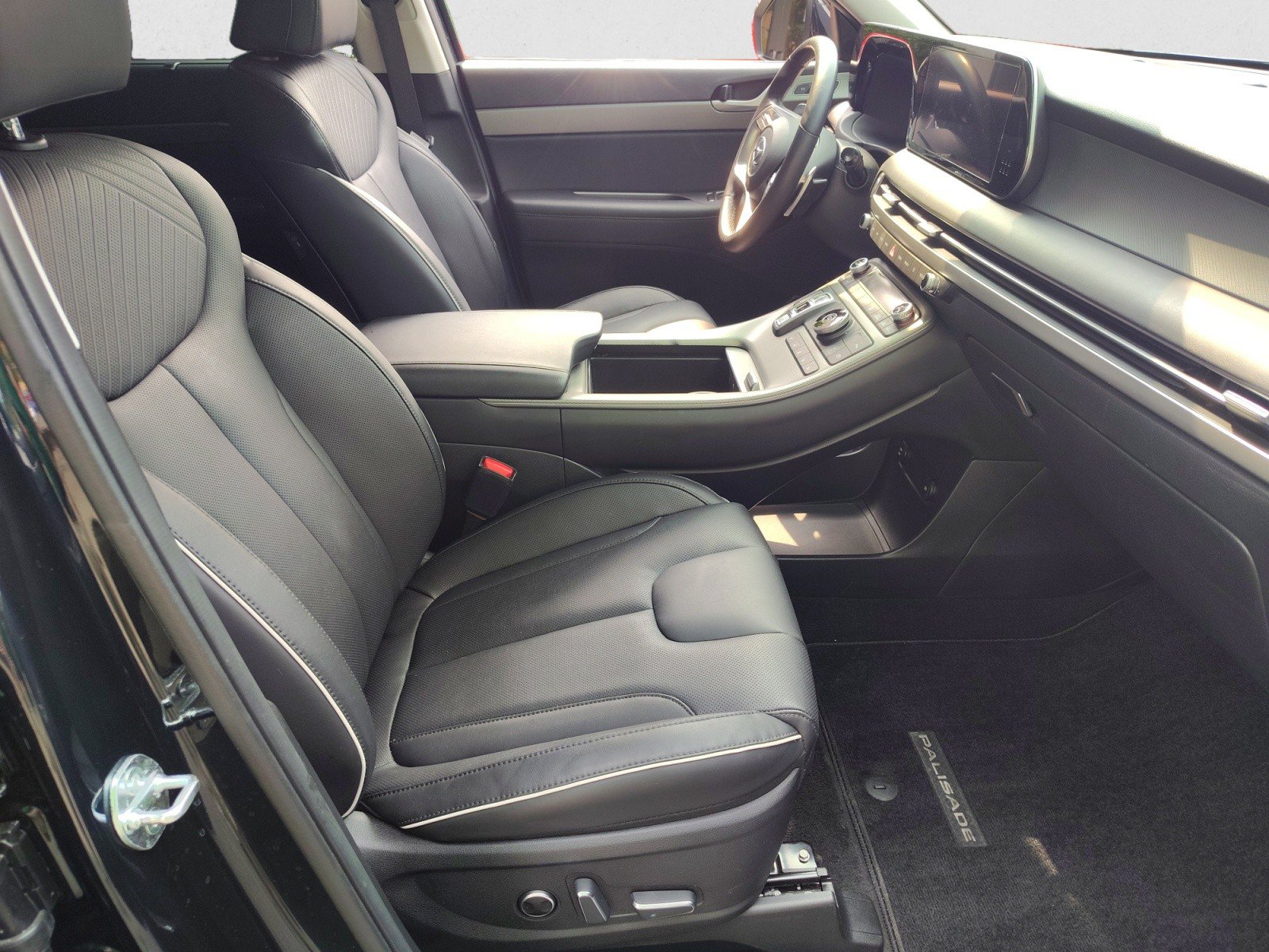 Used 2024 Hyundai Palisade SEL FWD image 21