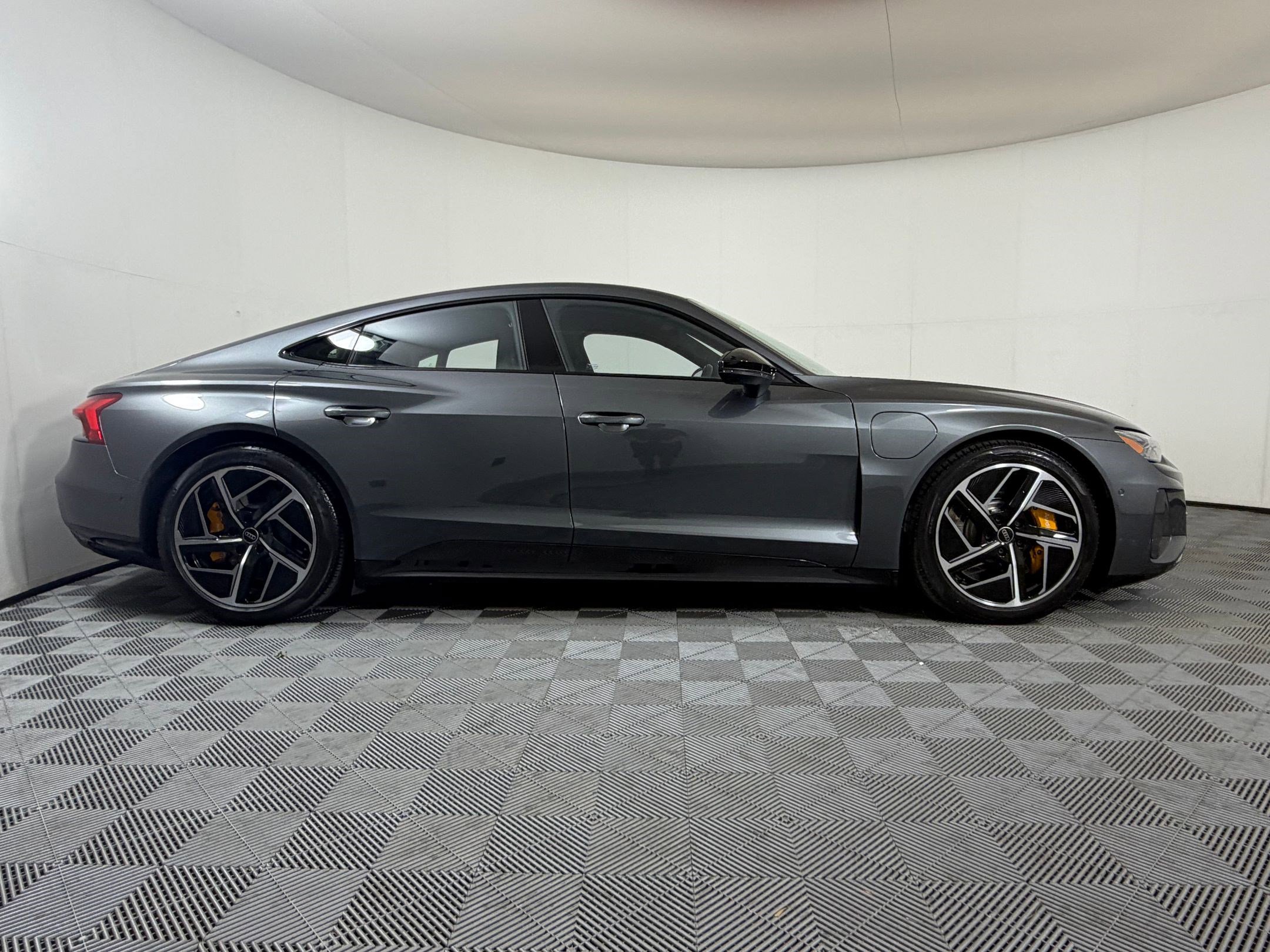 Used 2024 Audi RS e-tron GT w/ Carbon Performance Package AWD/4WD image 8