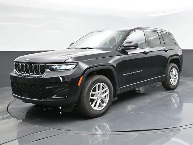 Used 2024 Jeep Grand Cherokee Laredo X image 4