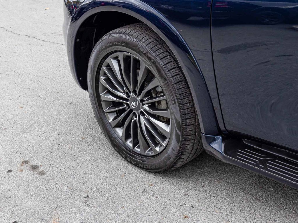 Used 2024 INFINITI QX80 Sensory AWD/4WD image 9