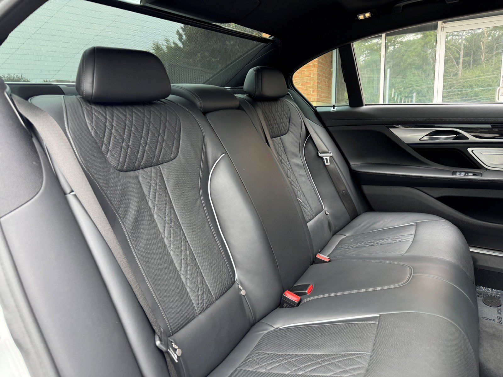 Used 2020 BMW 750i xDrive w/ Executive Package AWD/4WD image 45