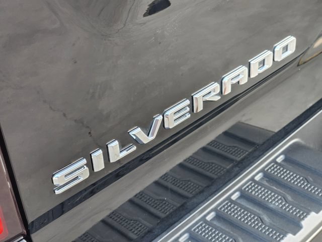 Used 2025 Chevrolet Silverado 2500 ZR2 w/ Technology Package AWD/4WD image 9