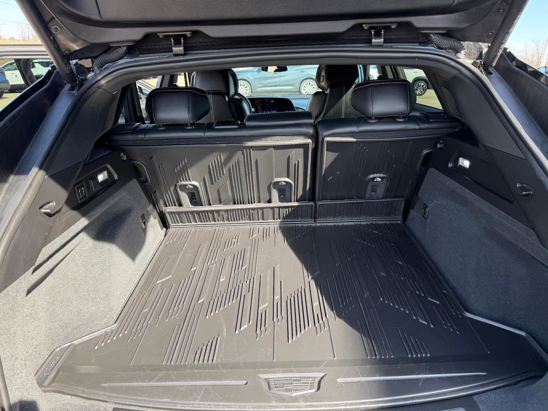 Used 2024 Cadillac Lyriq Luxury w/ LPO, Floor Liner Package image 20