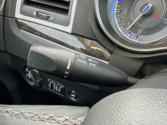 Used 2015 Chrysler 300 C w/ Light Group image 37