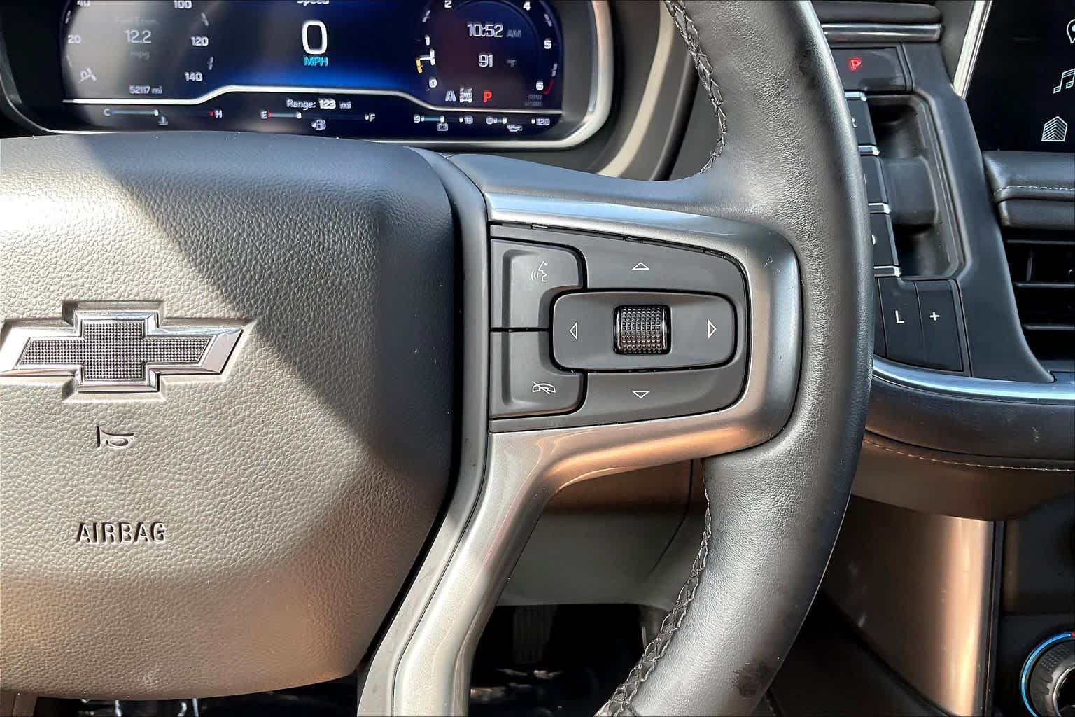 Used 2023 Chevrolet Suburban Z71 w/ Luxury Package AWD/4WD image 19