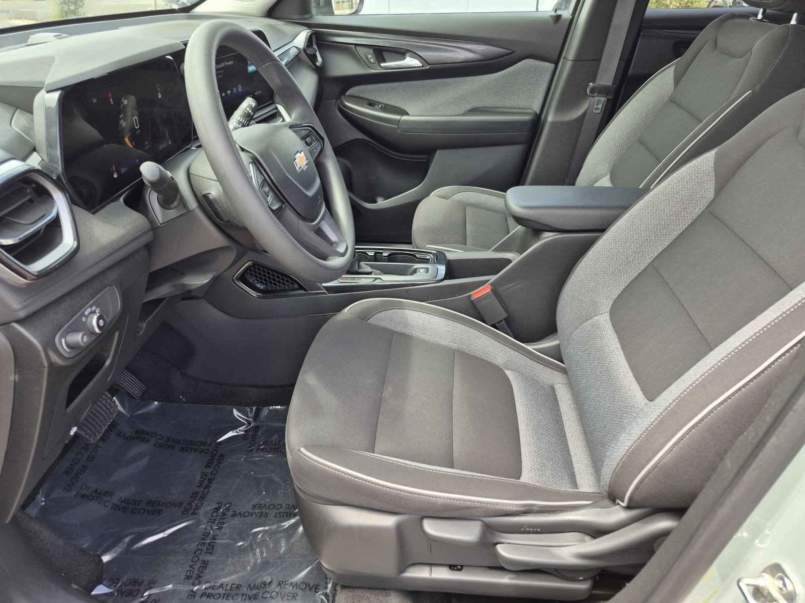 Used 2025 Chevrolet TrailBlazer LS w/ LS Convenience Package FWD image 16