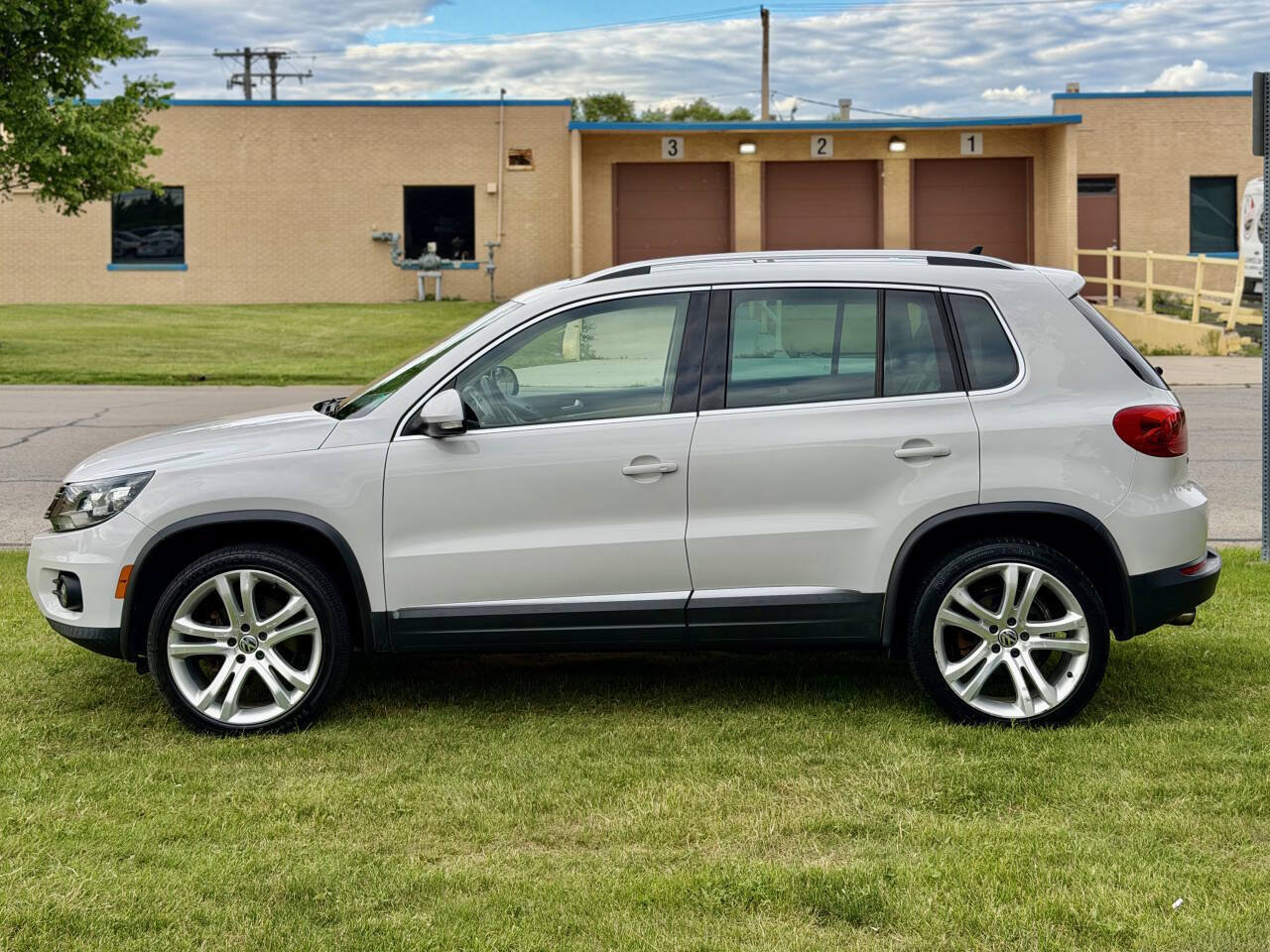 Used 2013 Volkswagen Tiguan SEL AWD/4WD image 7