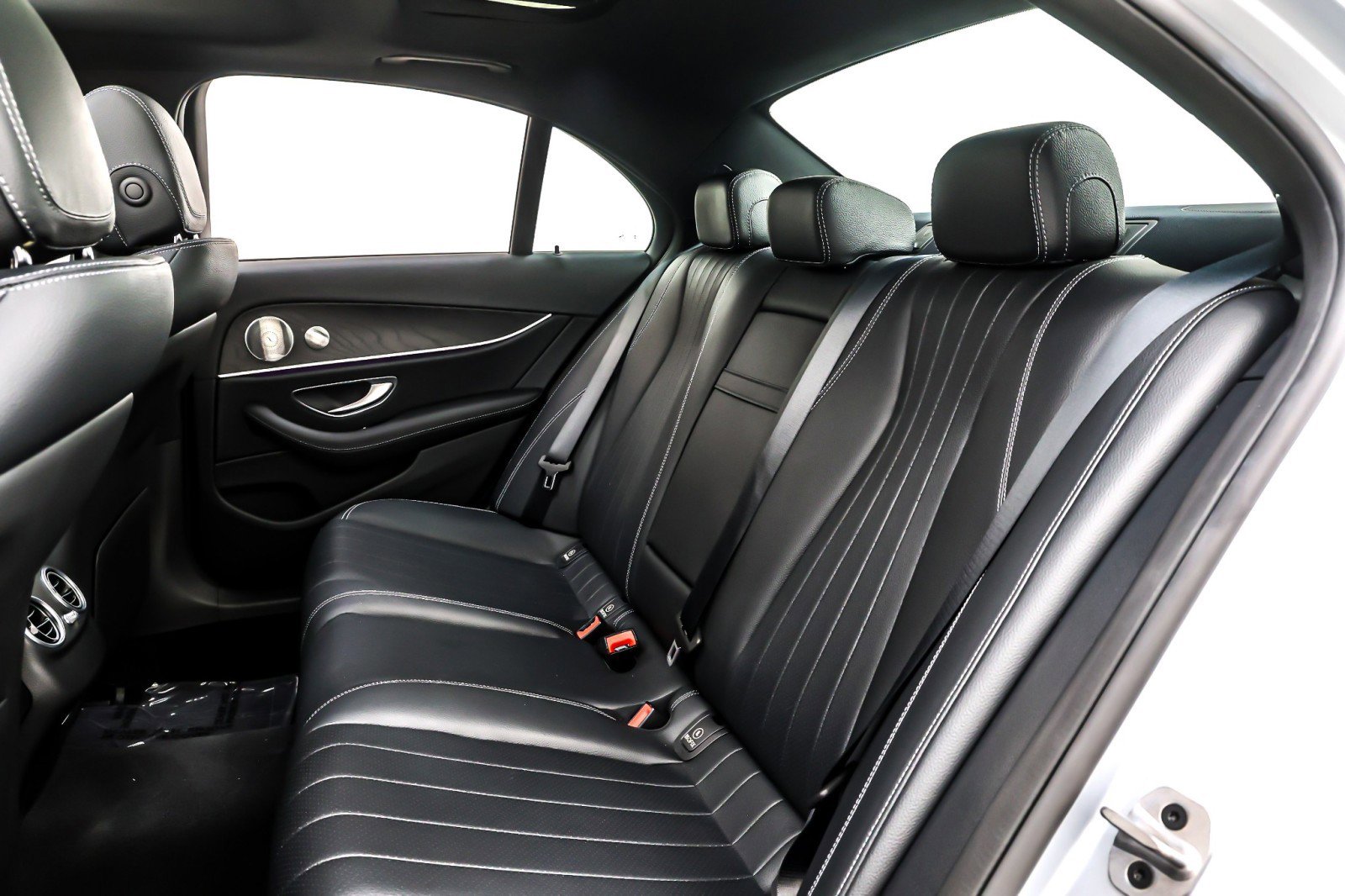 Used 2022 Mercedes-Benz E 350 Sedan image 8