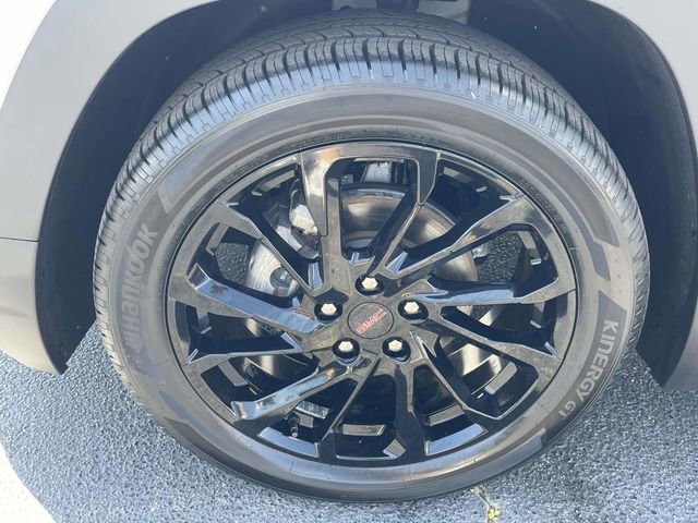 Used 2023 GMC Terrain SLE w/ Driver Convenience Package FWD image 8