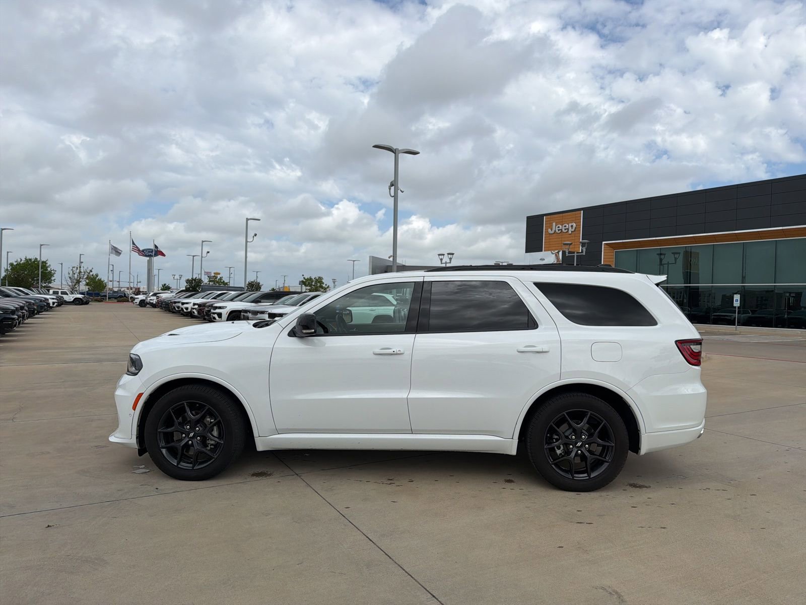 Used 2026 Dodge Durango GT image 2