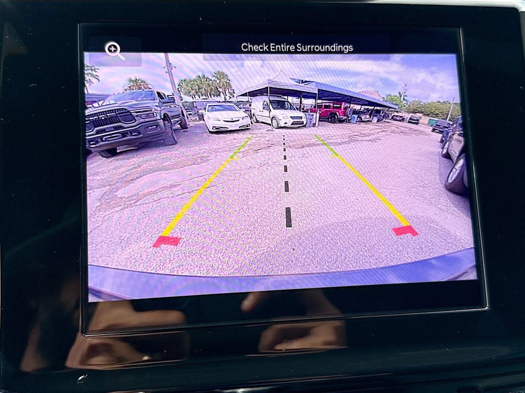 Used 2025 Jeep Grand Cherokee L Laredo RWD image 14