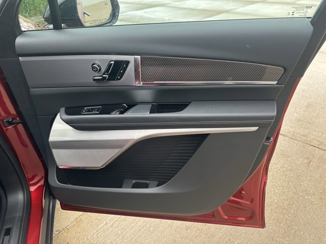 New 2026 Cadillac Vistiq Luxury image 36