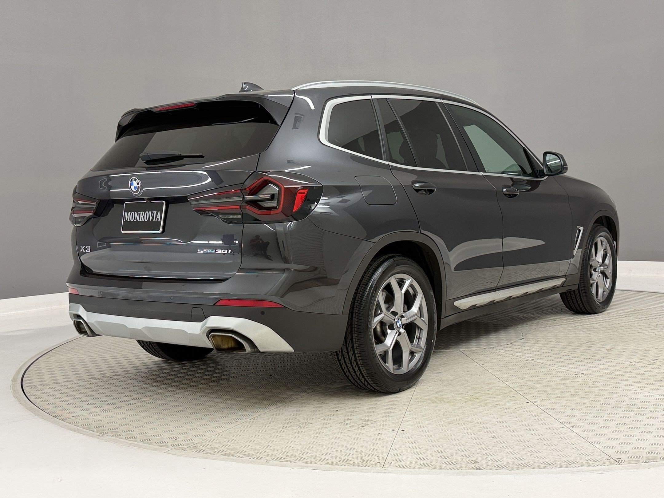 Certified 2024 BMW X3 sDrive30i w/ Premium Package RWD image 9