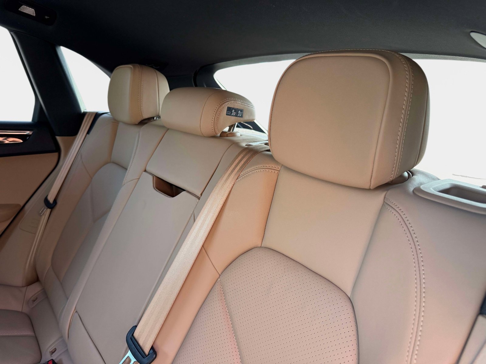 Used 2022 Porsche Macan image 26