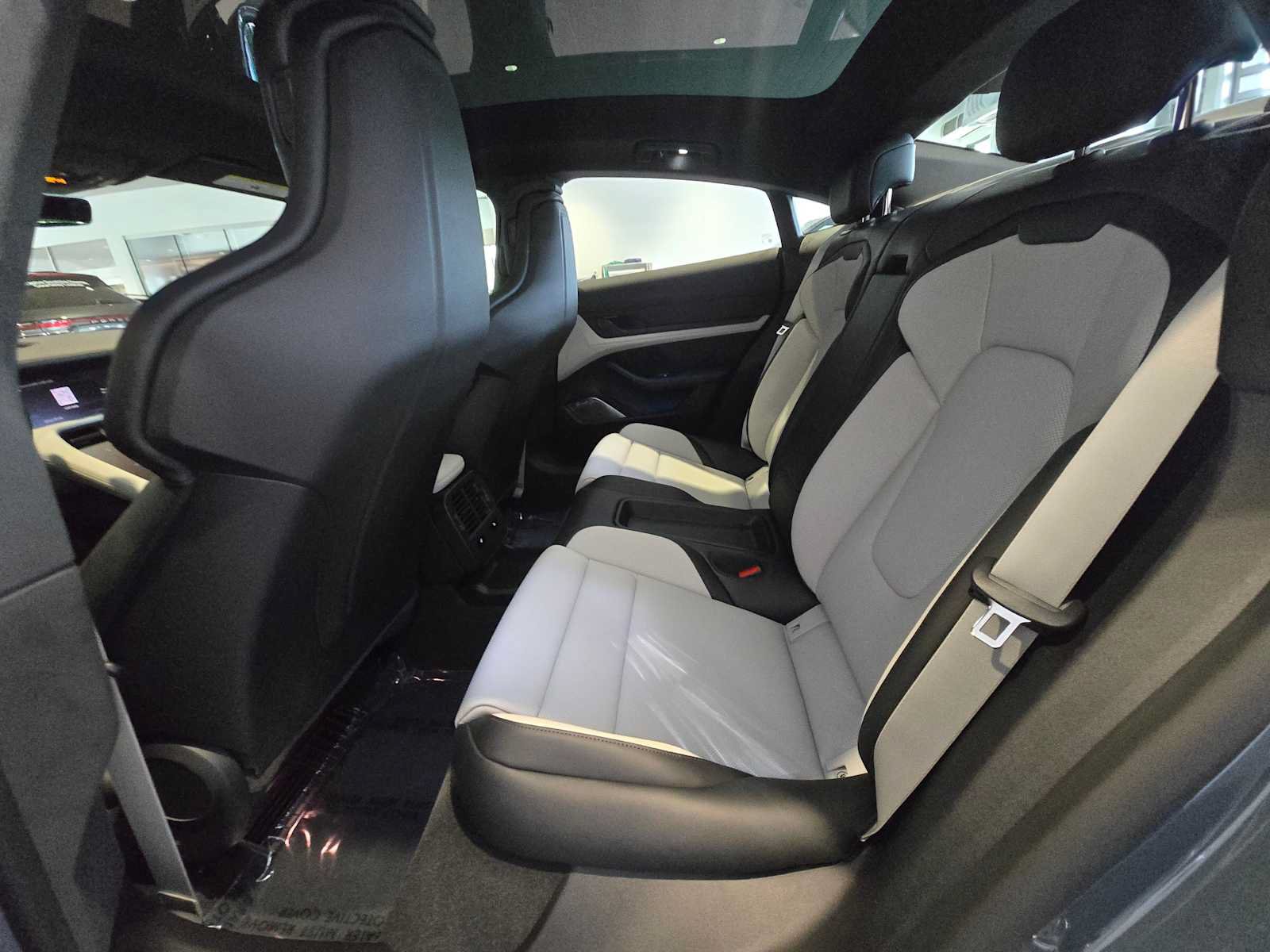 New 2026 Porsche Taycan GTS AWD/4WD image 18
