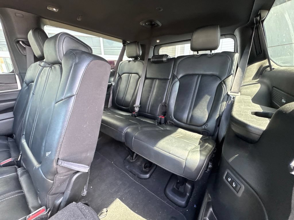 Used 2023 Jeep Wagoneer L Series II AWD/4WD image 27