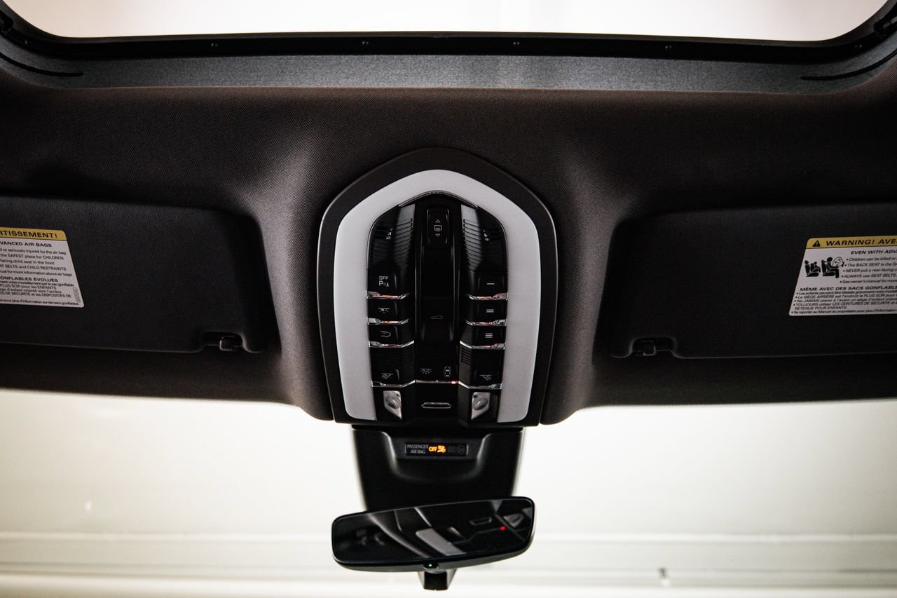 Certified 2024 Porsche Macan S AWD/4WD image 20