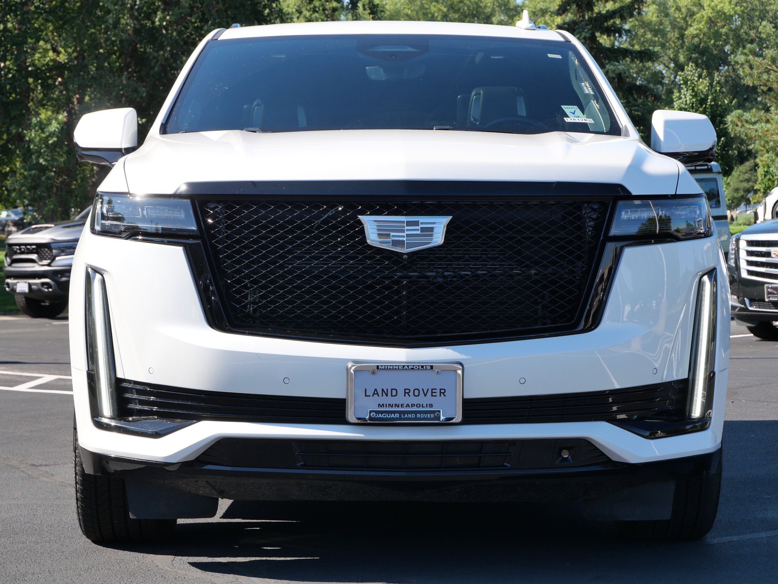 Used 2023 Cadillac Escalade ESV Sport Platinum w/ LPO, ONYX Package AWD/4WD image 8