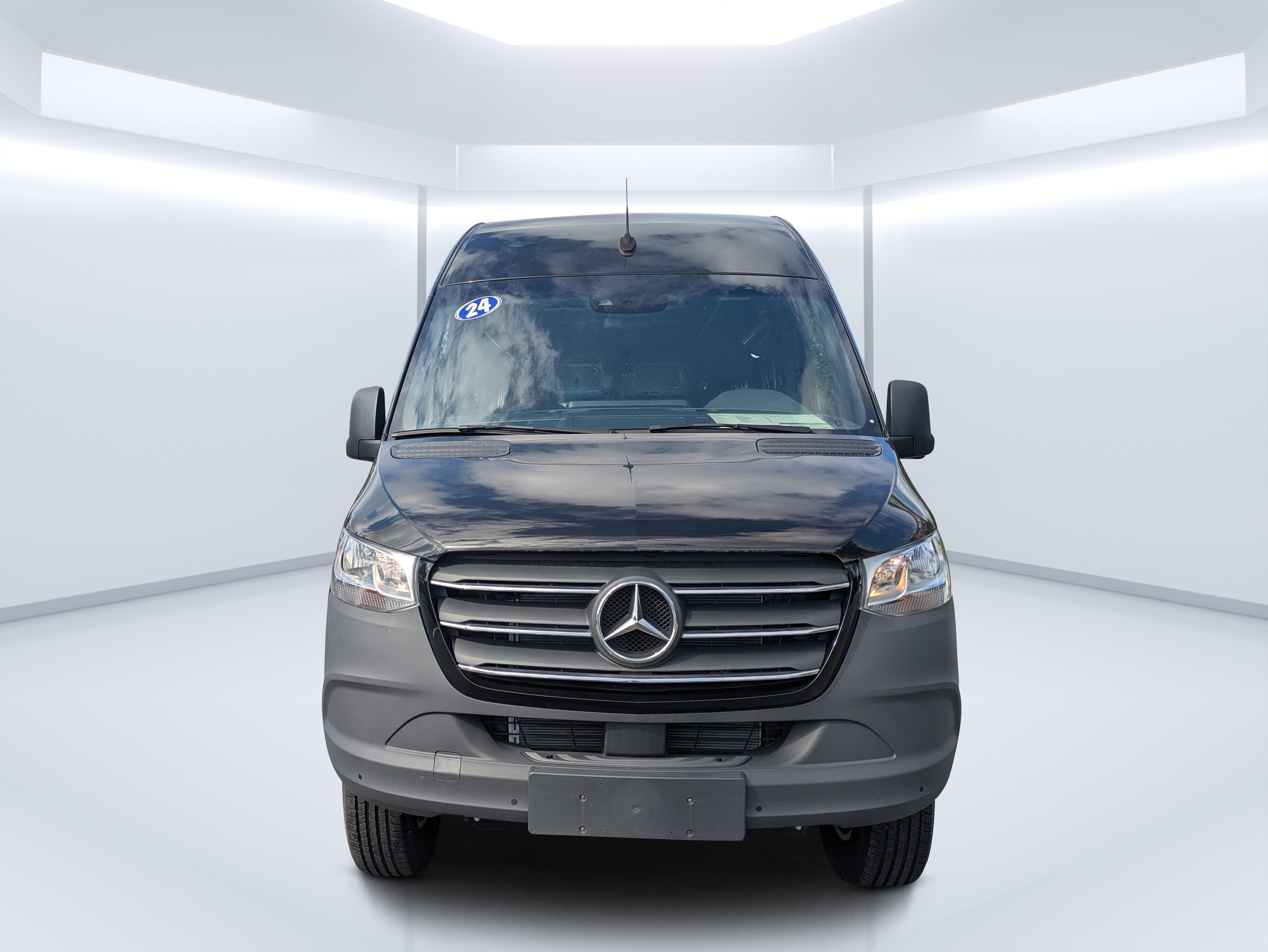 Used 2024 Mercedes-Benz Sprinter 2500 image 8