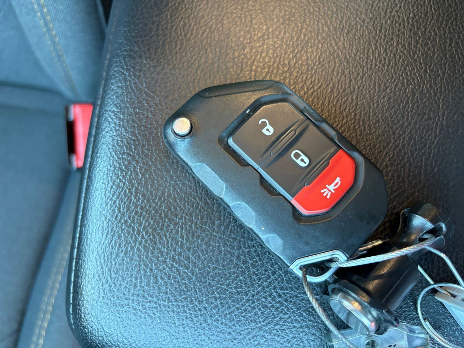 Used 2025 Jeep Wrangler Sport S image 21