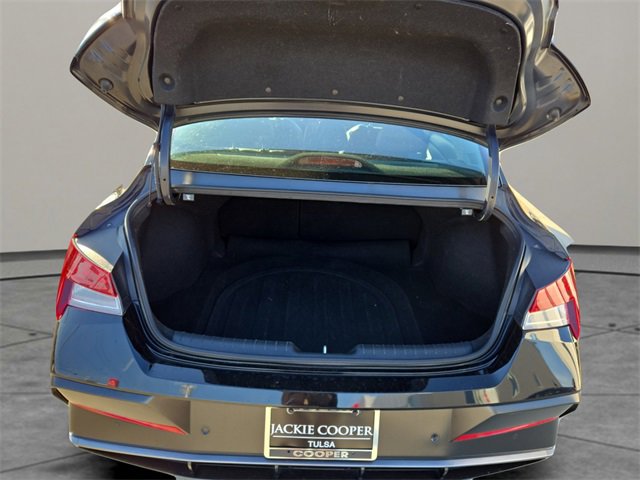 Used 2024 Hyundai Elantra Limited image 31