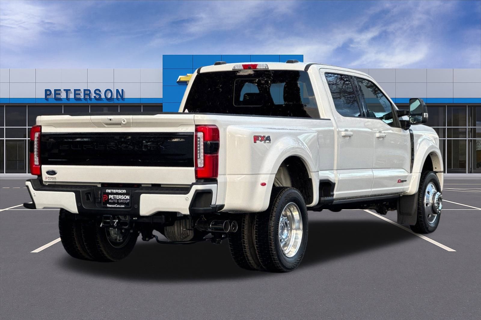 Used 2026 Ford F450 Platinum w/ FX4 Off-Road Package image 4