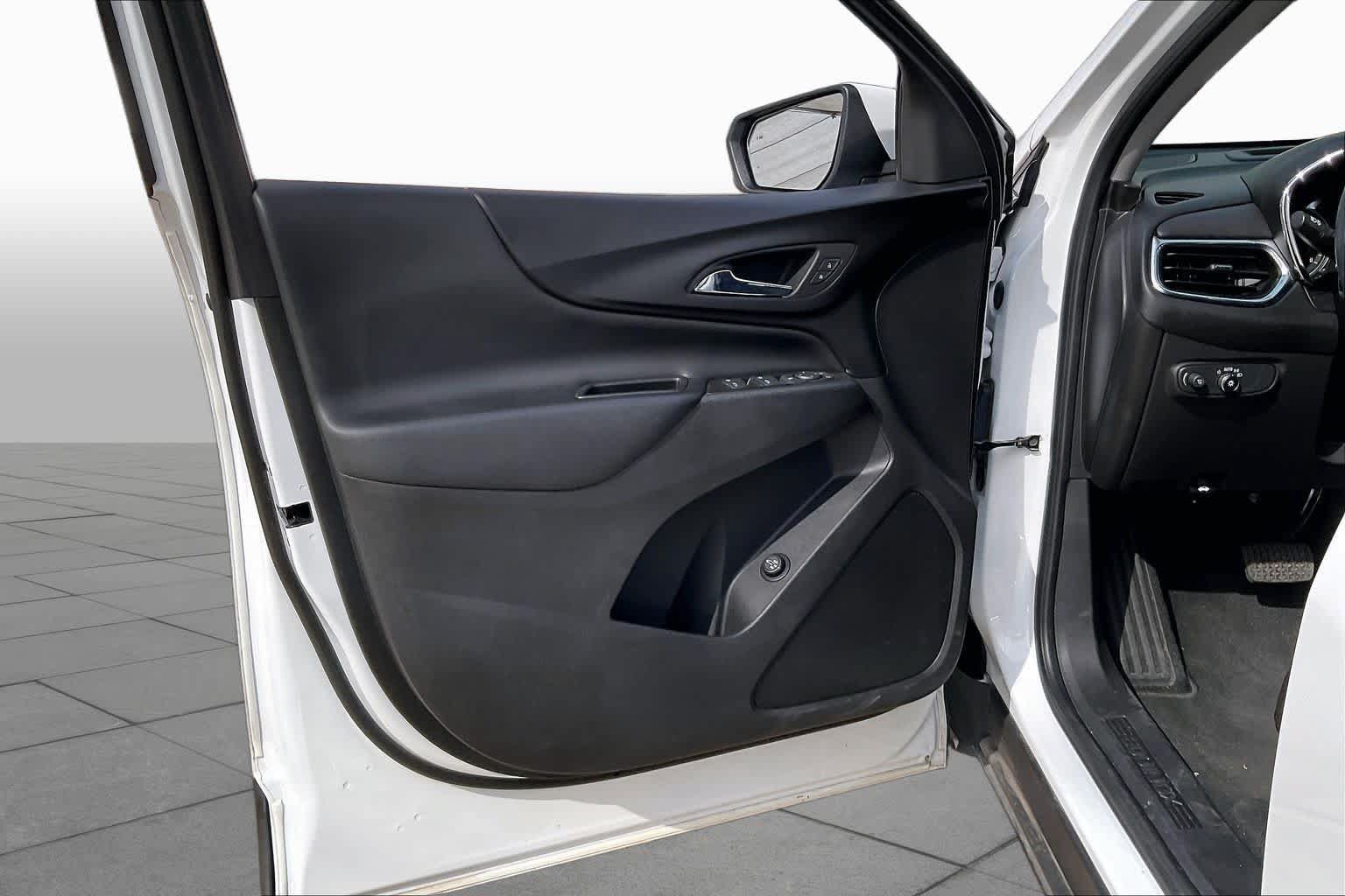 Used 2023 Chevrolet Equinox LT FWD image 21