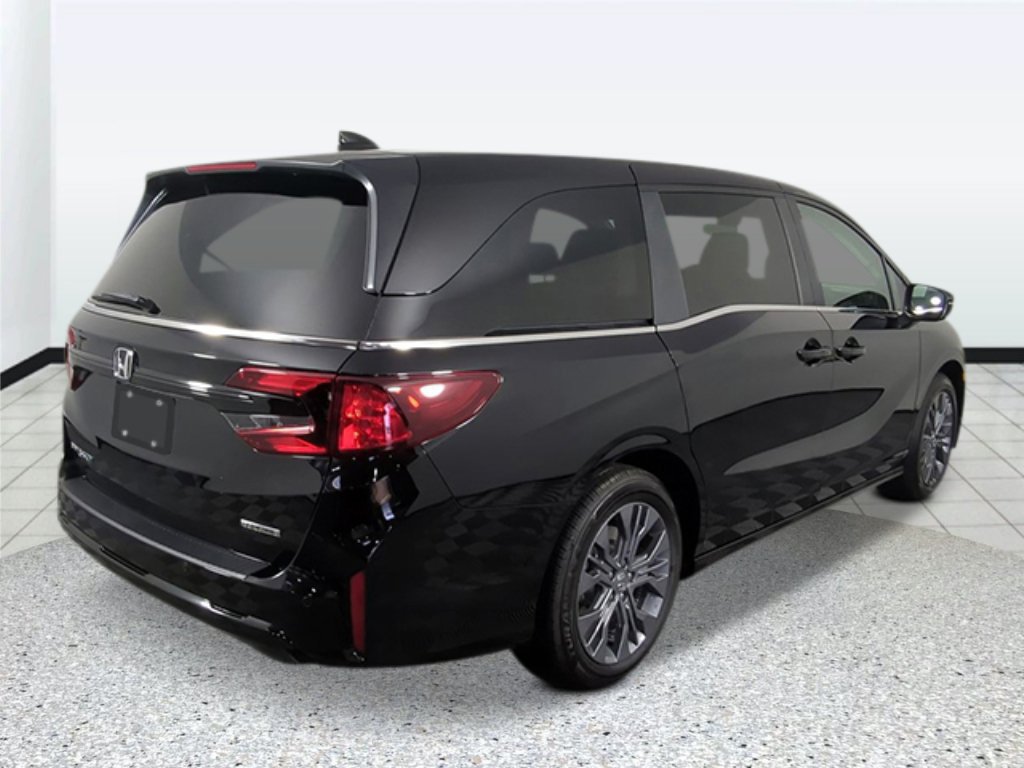 New 2027 Honda Odyssey Touring image 3