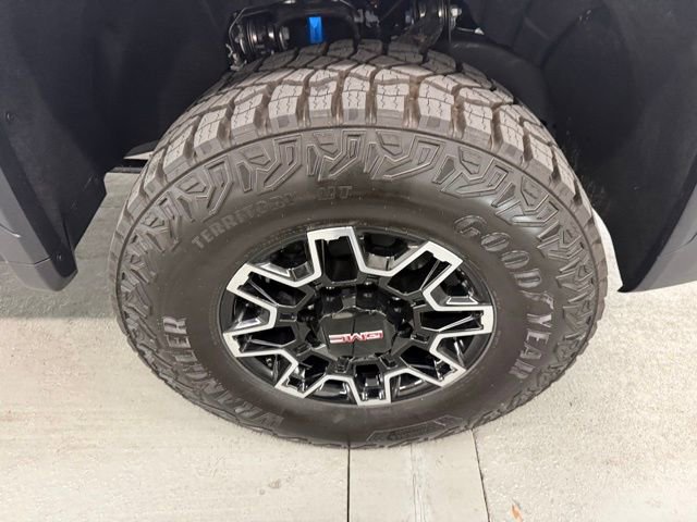 New 2026 GMC Sierra 2500 AT4X w/ LPO, Black Badging Package AWD/4WD image 4