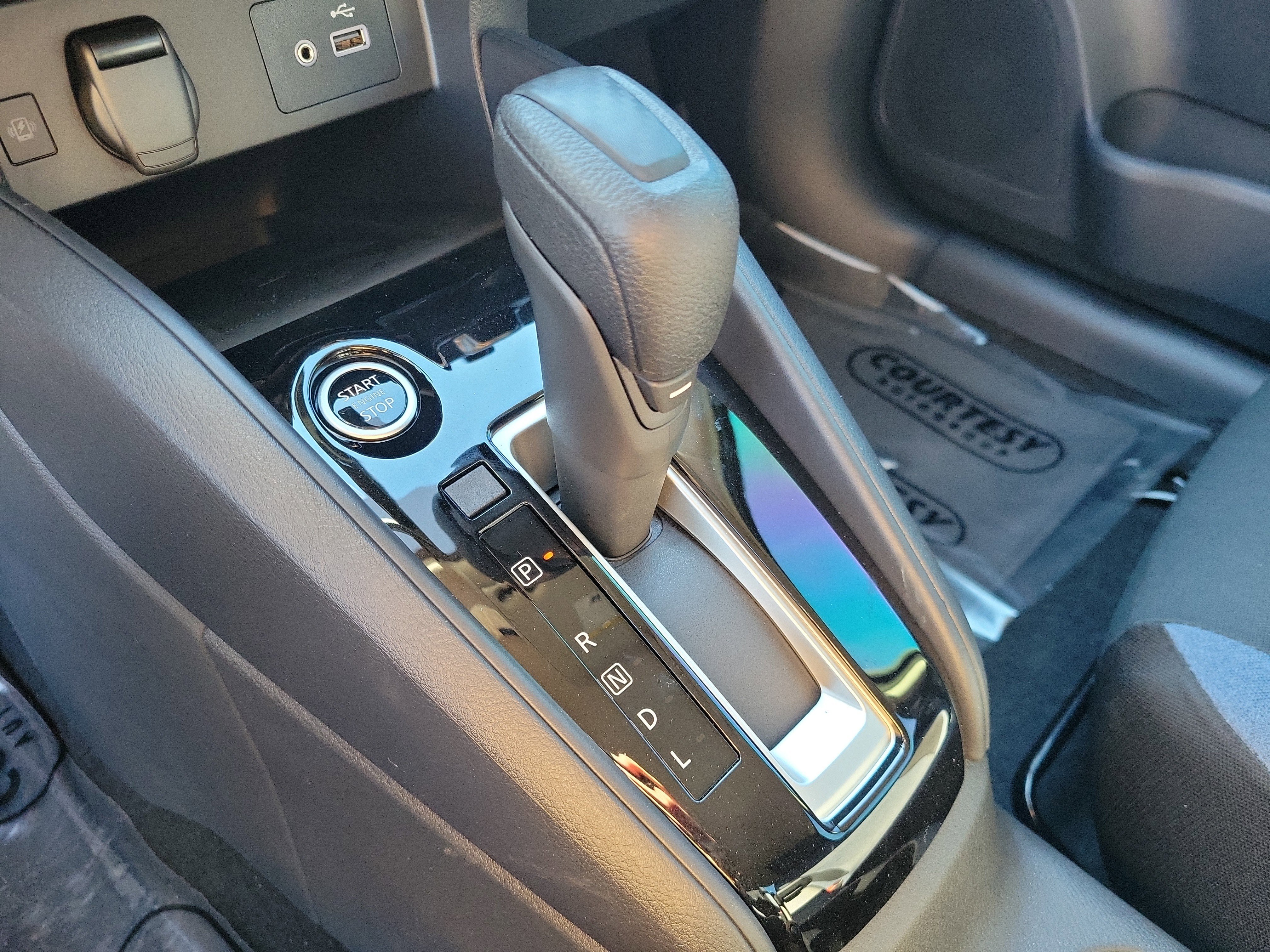 Certified 2025 Nissan Versa SV w/ Trunk Package FWD image 33