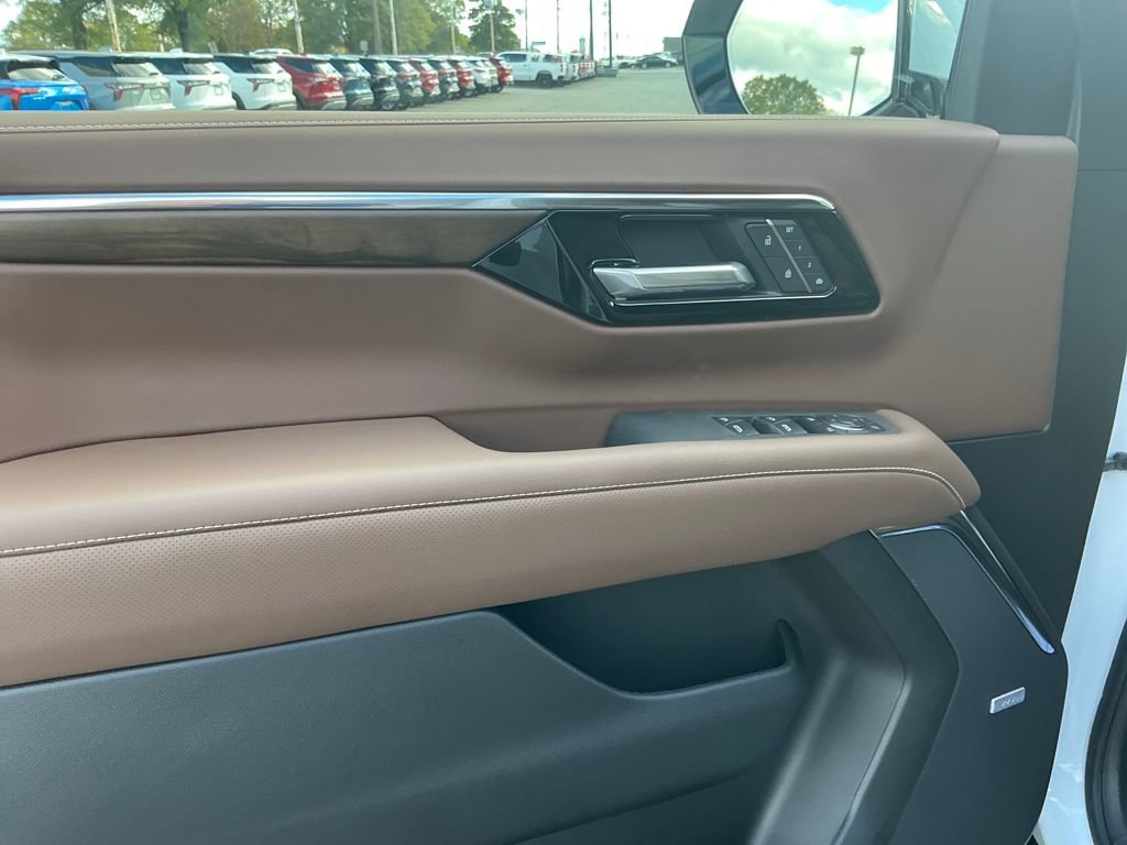 New 2026 Chevrolet Suburban High Country image 10