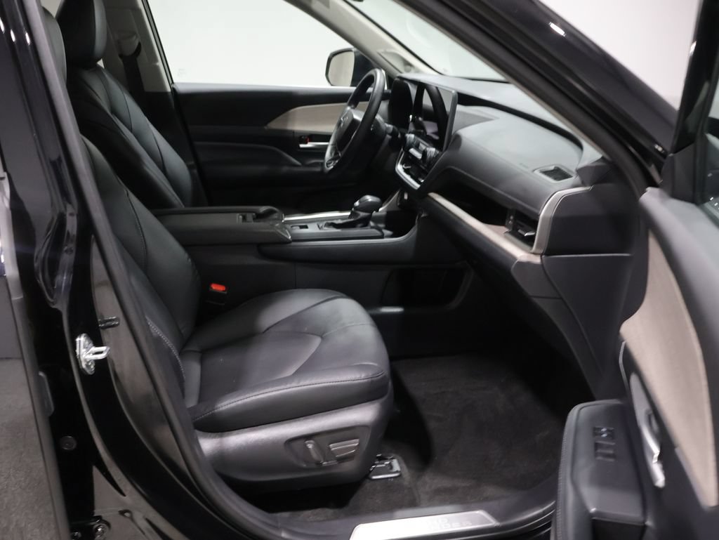 Used 2024 Toyota Grand Highlander AWD image 23