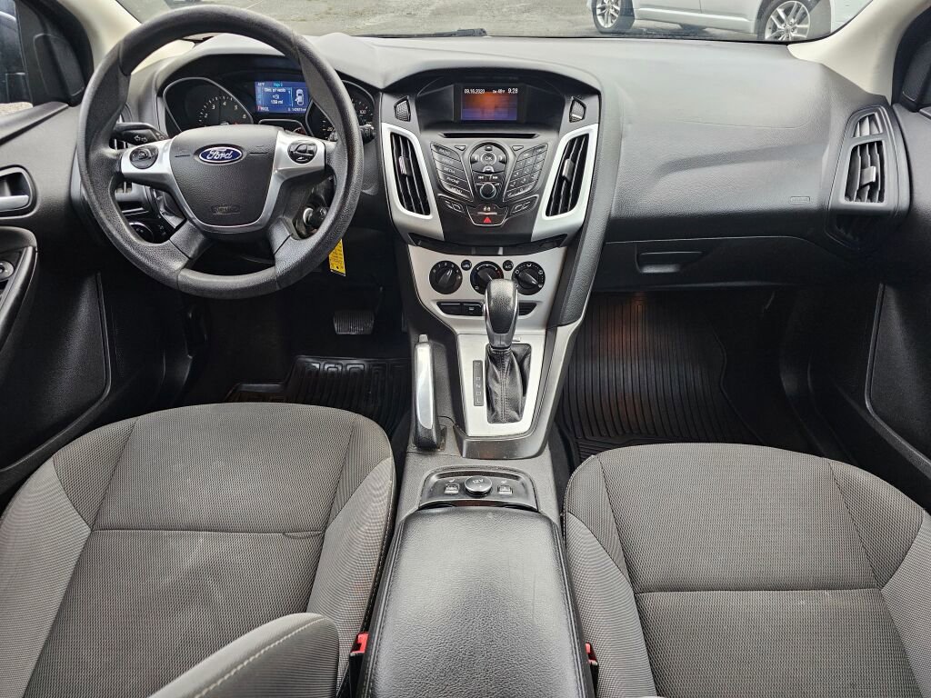 Used 2014 Ford Focus SE w/ SE Winter Package image 15