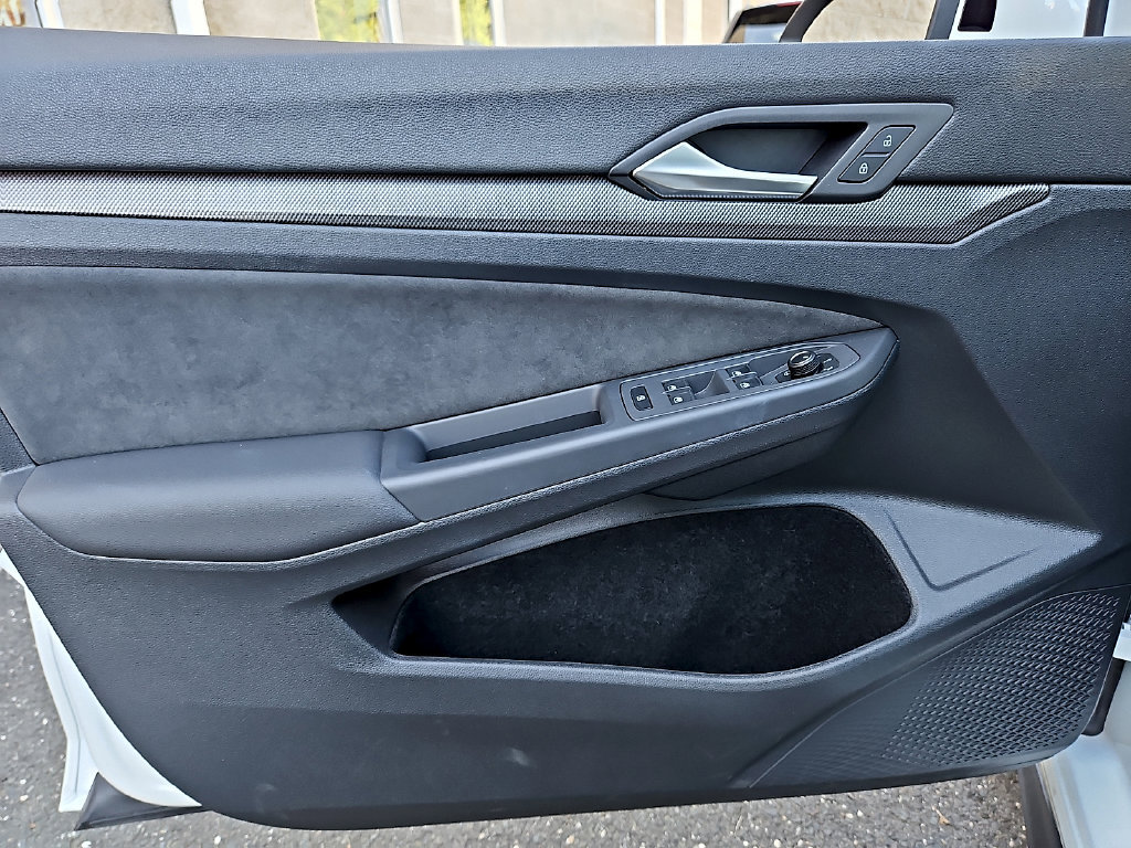 Certified 2025 Volkswagen GTI SE FWD image 14
